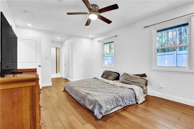 700 Pepperwood Trl, Stone Mountain, GA 30087