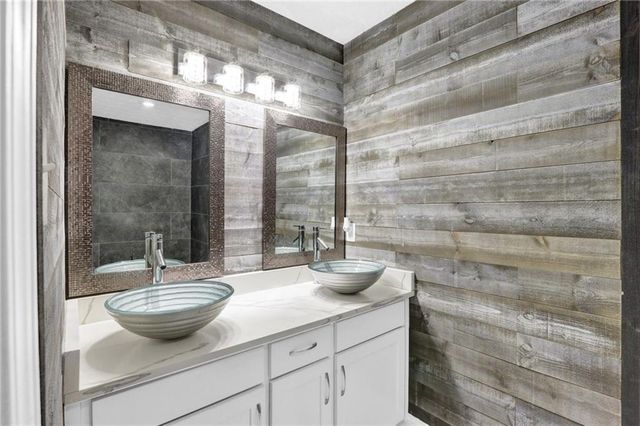 700 Pepperwood Trl, Stone Mountain, GA 30087