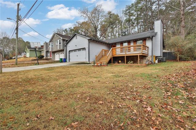 700 Pepperwood Trl, Stone Mountain, GA 30087
