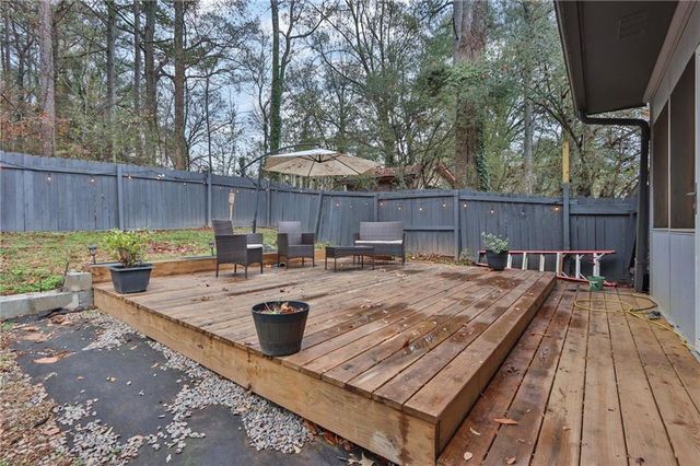 700 Pepperwood Trl, Stone Mountain, GA 30087