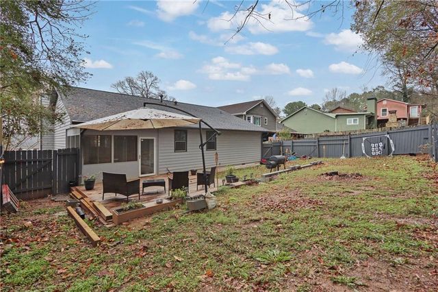 700 Pepperwood Trl, Stone Mountain, GA 30087