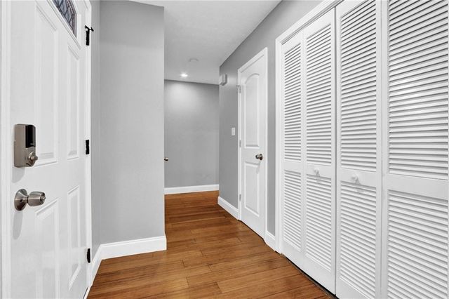 700 Pepperwood Trl, Stone Mountain, GA 30087