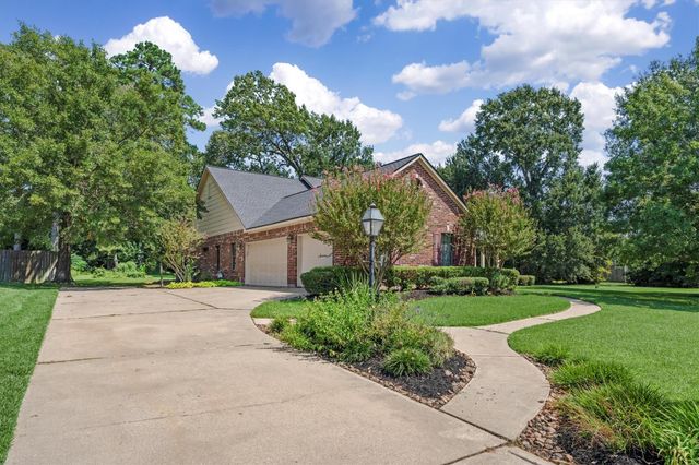 11875 Sagittarius Drive E, Willis, TX 77318