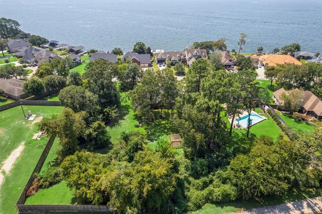 11875 Sagittarius Drive E, Willis, TX 77318