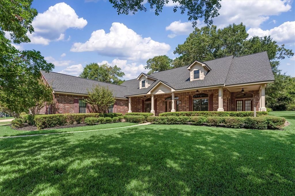 11875 Sagittarius Drive E, Willis, TX 77318