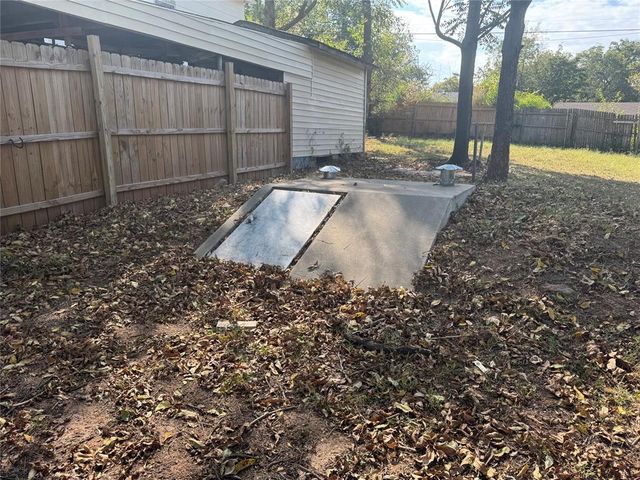 1209 E Whittaker Street, Shawnee, OK 74801