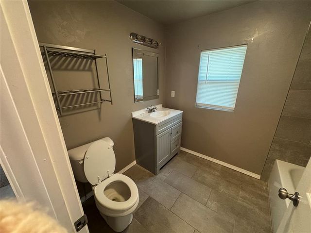 1209 E Whittaker Street, Shawnee, OK 74801