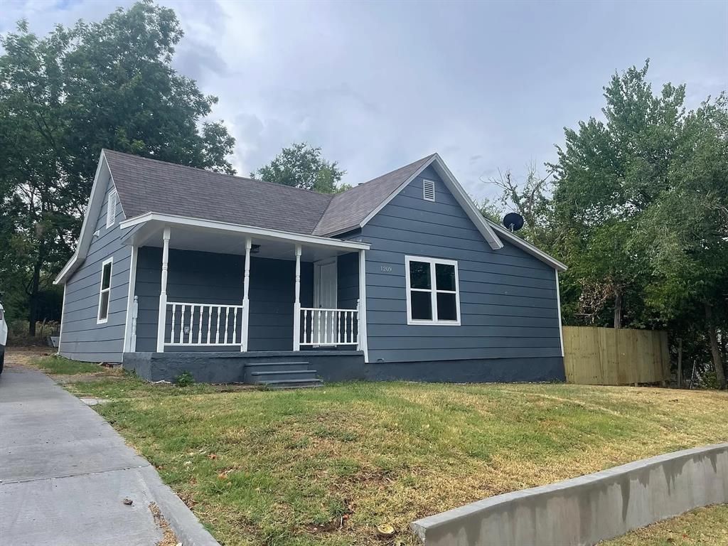 1209 E Whittaker Street, Shawnee, OK 74801