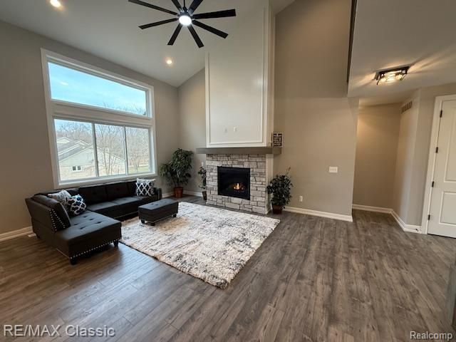 43 Canterwood, Highland Charter Township, MI 48357