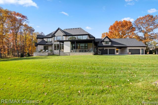 43 Canterwood, Highland Charter Township, MI 48357