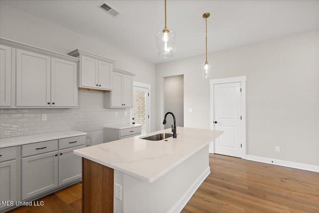 526 Bolivar Drive, Nesbit, MS 38651