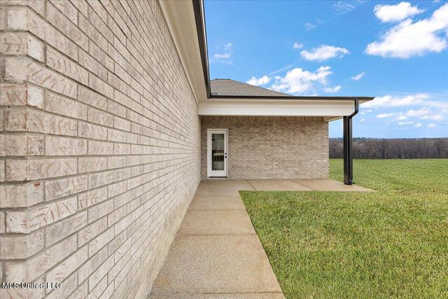 526 Bolivar Drive, Nesbit, MS 38651