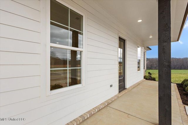 526 Bolivar Drive, Nesbit, MS 38651