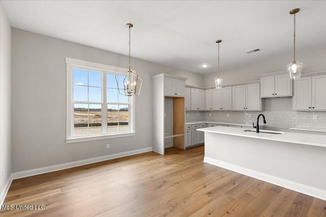 526 Bolivar Drive, Nesbit, MS 38651