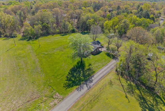 138 Walker Ridge Rd, Big Rock, TN 37023
