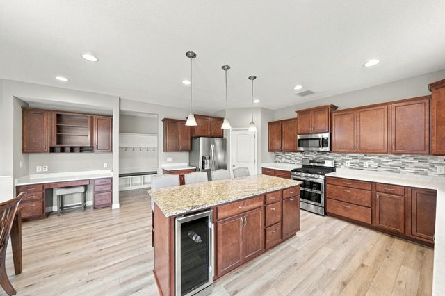 833 Red Cedar Court, Chaska, MN 55318