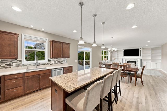 833 Red Cedar Court, Chaska, MN 55318