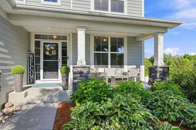 833 Red Cedar Court, Chaska, MN 55318