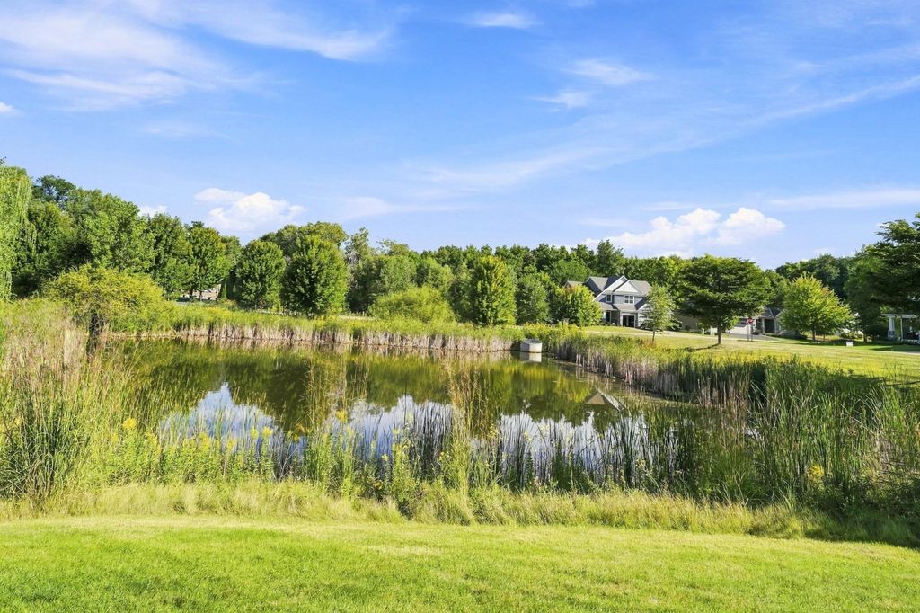 833 Red Cedar Court, Chaska, MN 55318 — photo 2