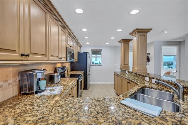 6140 MIDNIGHT PASS ROAD 501, Sarasota, FL 34242
