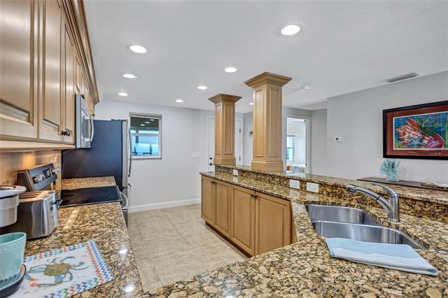 6140 MIDNIGHT PASS ROAD 501, Sarasota, FL 34242