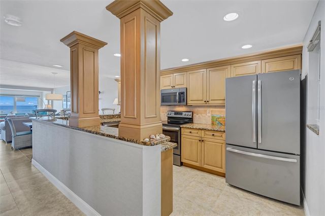 6140 MIDNIGHT PASS ROAD 501, Sarasota, FL 34242