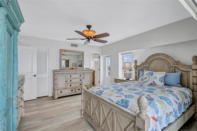 6140 MIDNIGHT PASS ROAD 501, Sarasota, FL 34242