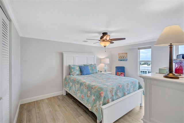 6140 MIDNIGHT PASS ROAD 501, Sarasota, FL 34242