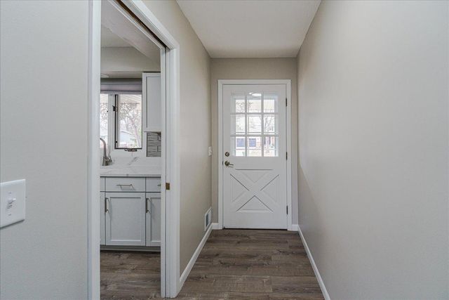 1463 Trollhagen Drive NE, Fridley, MN 55421