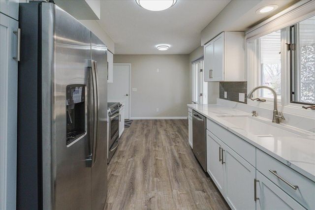 1463 Trollhagen Drive NE, Fridley, MN 55421