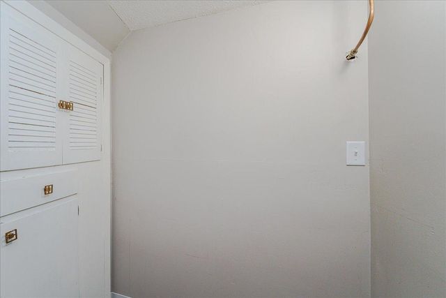 1463 Trollhagen Drive NE, Fridley, MN 55421