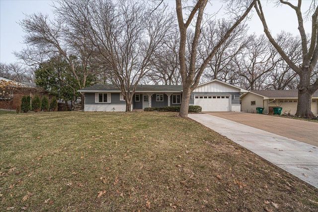 1463 Trollhagen Drive NE, Fridley, MN 55421
