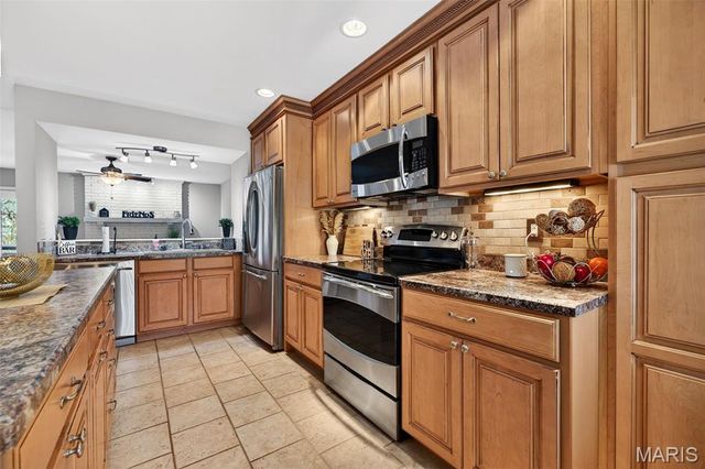 3034 Autumn Lakes Court, Maryland Heights, MO 63043