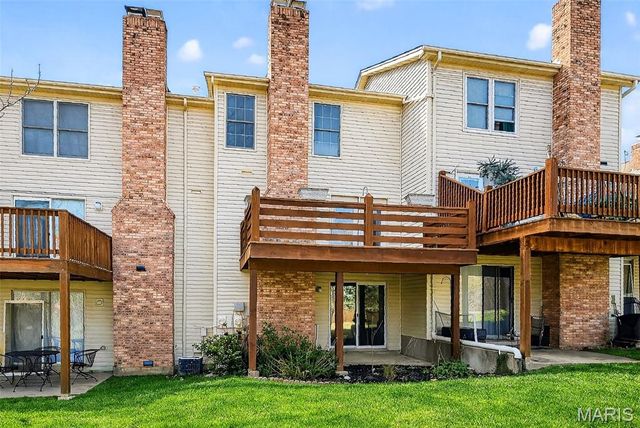 3034 Autumn Lakes Court, Maryland Heights, MO 63043