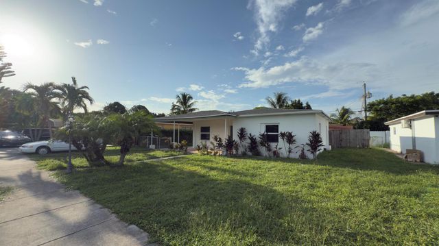 551 NW Nw 107th Street, Miami, FL 33168