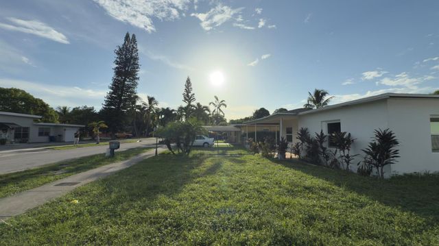 551 NW Nw 107th Street, Miami, FL 33168