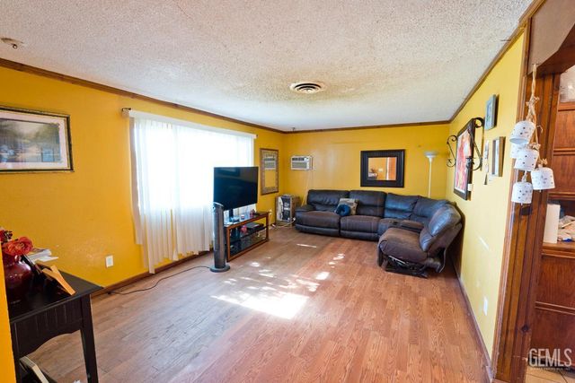 18695 Beech Avenue, Shafter, CA 93263