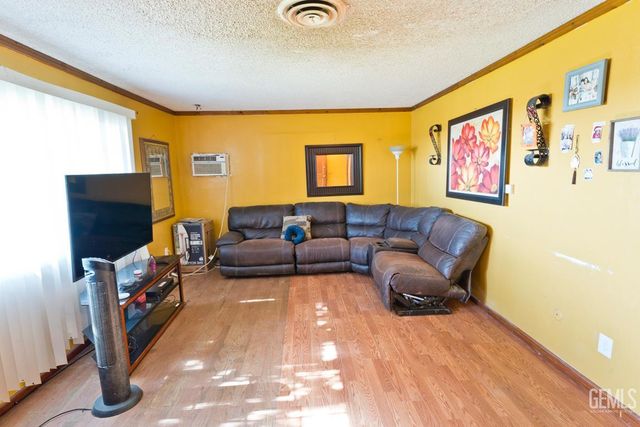 18695 Beech Avenue, Shafter, CA 93263