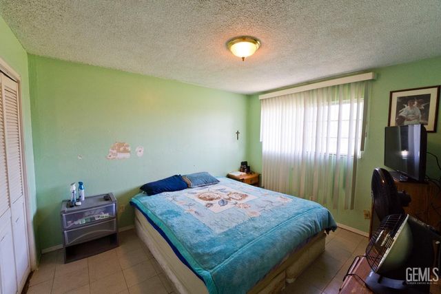 18695 Beech Avenue, Shafter, CA 93263