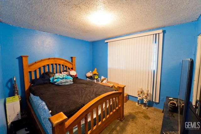 18695 Beech Avenue, Shafter, CA 93263