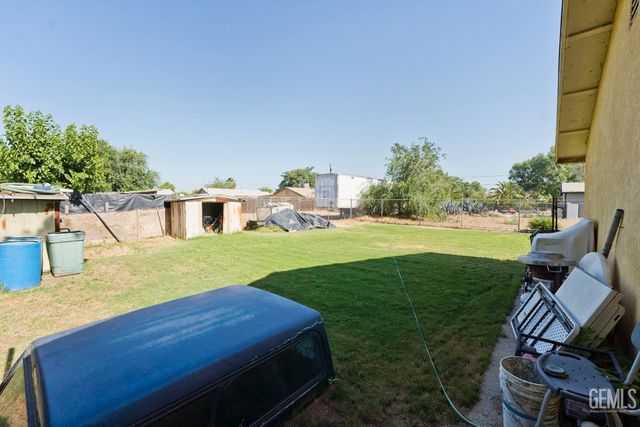 18695 Beech Avenue, Shafter, CA 93263