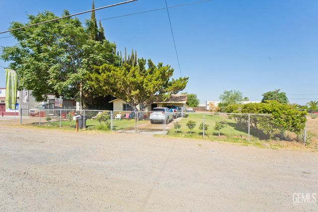 18695 Beech Avenue, Shafter, CA 93263