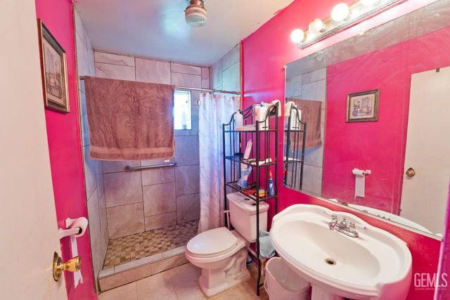 18695 Beech Avenue, Shafter, CA 93263