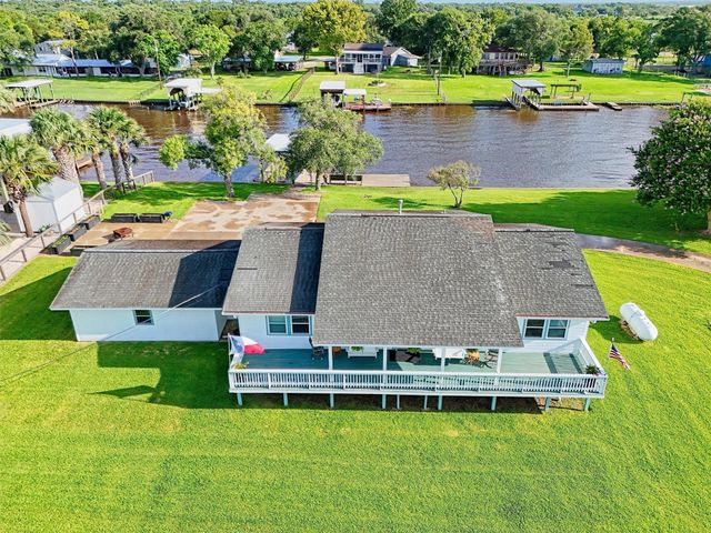 1583 County Road 291, Bay City, TX 77414