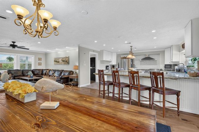 1583 County Road 291, Bay City, TX 77414