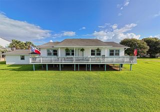 1583 County Road 291, Bay City, TX 77414