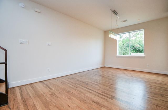 92 Dennis Street B, Houston, TX 77006