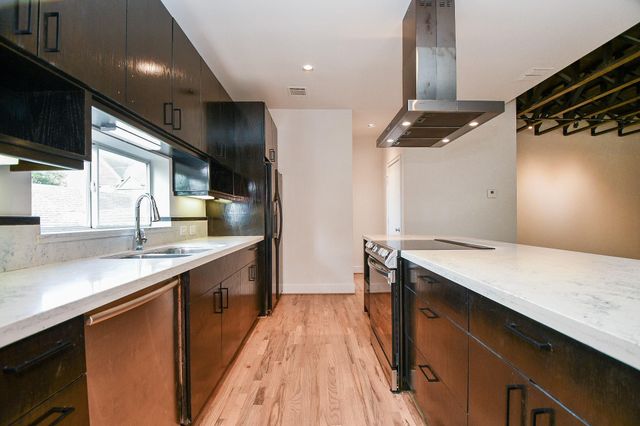 92 Dennis Street B, Houston, TX 77006