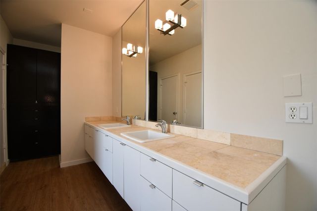 92 Dennis Street B, Houston, TX 77006