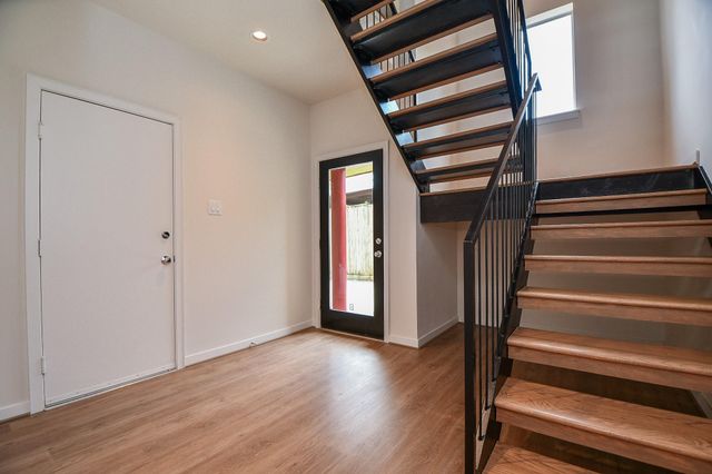 92 Dennis Street B, Houston, TX 77006